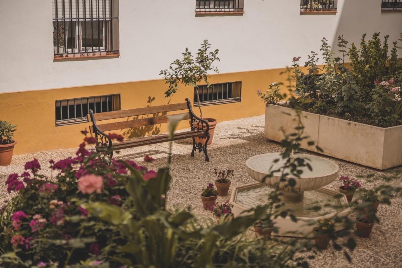 Apartamento Jardin De Santa Paula Sevilla Exteriör bild