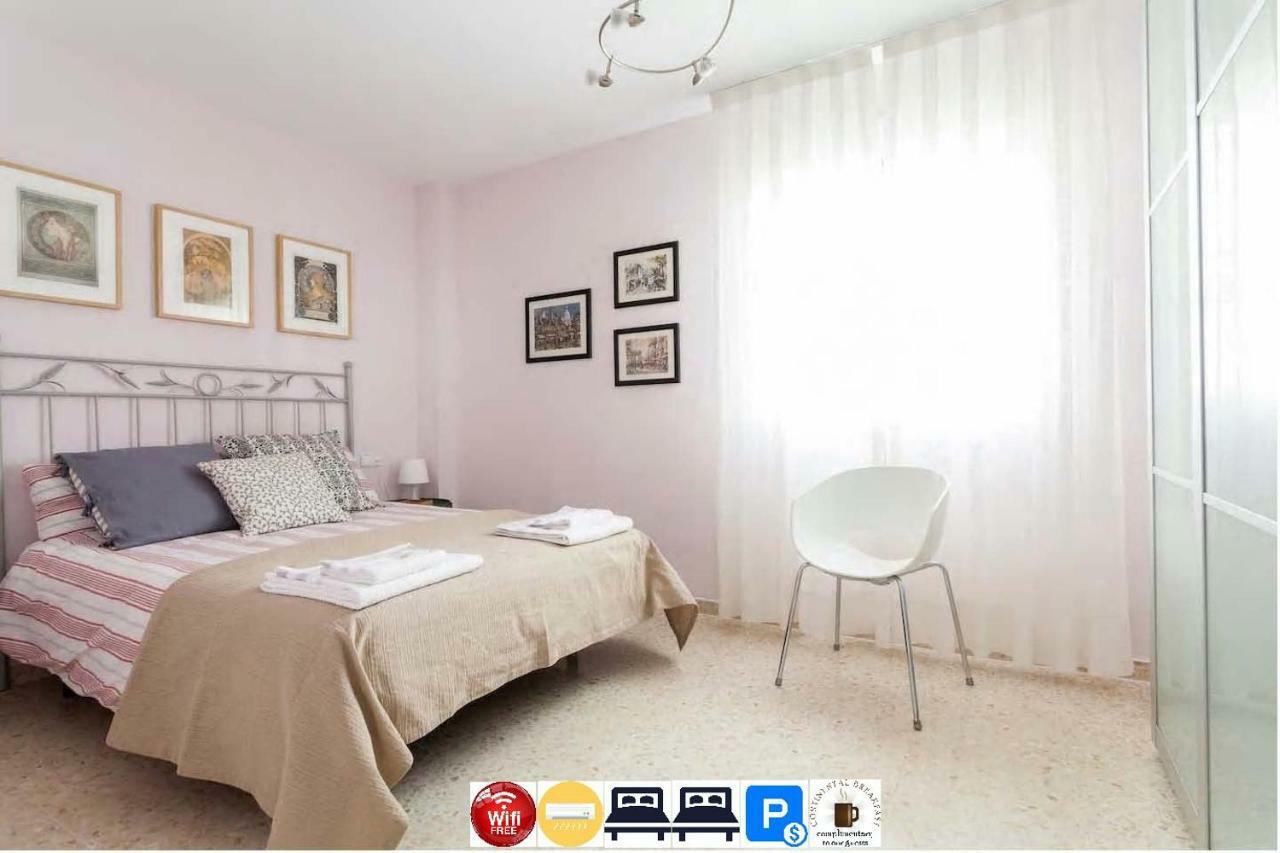 Apartamento Jardin De Santa Paula Sevilla Exteriör bild